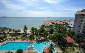 Muslim Homestay Glory Beach Resort